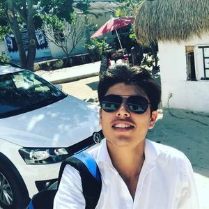 Meet your Posher, Nicolas